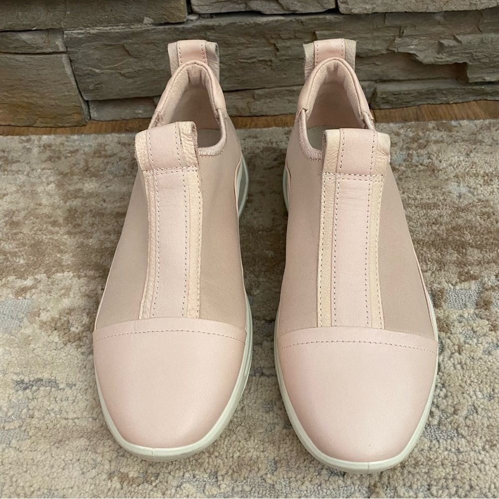 Ecco Flexure Runner Sneaker Slip On Shoes Casual Light Pink Leather Neoprene: 36 - Picture 2 of 11